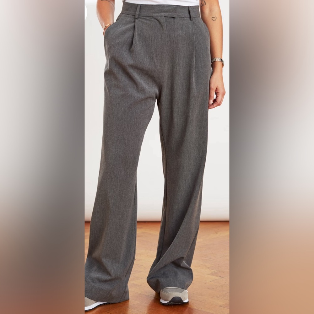 Djerf Avenue Favorite Pants in Grey